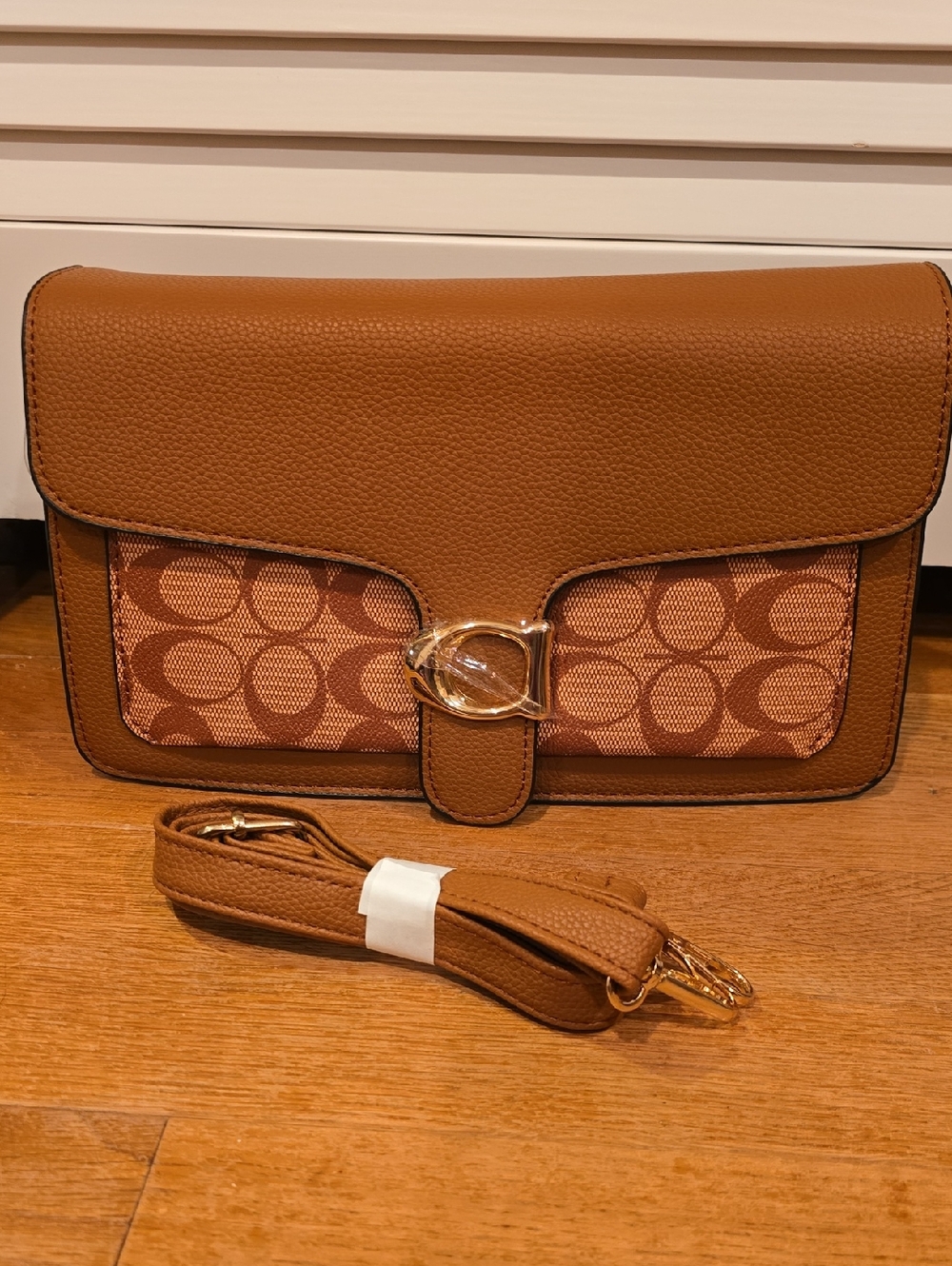FASHION Signature Brown Leather Crossbody Bag - Picture 2 of 7